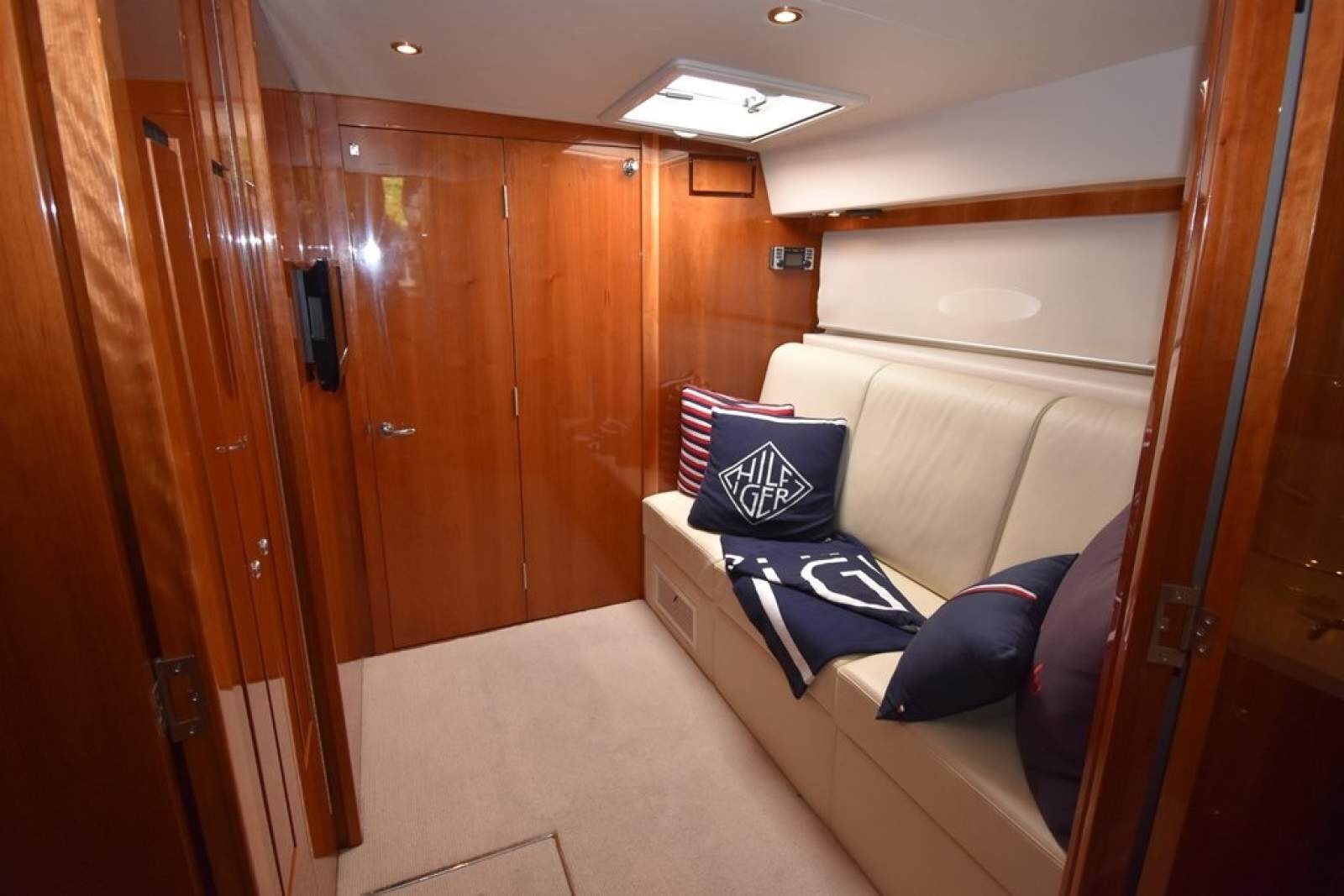 Riviera 5000 Sport Yacht 0 11