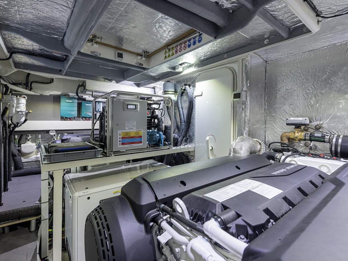 Absolute 56 Fly 0 21