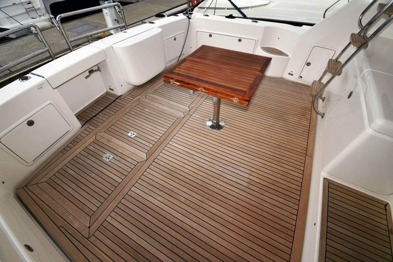 Riviera 47 Enclosed Flybridge 0 18