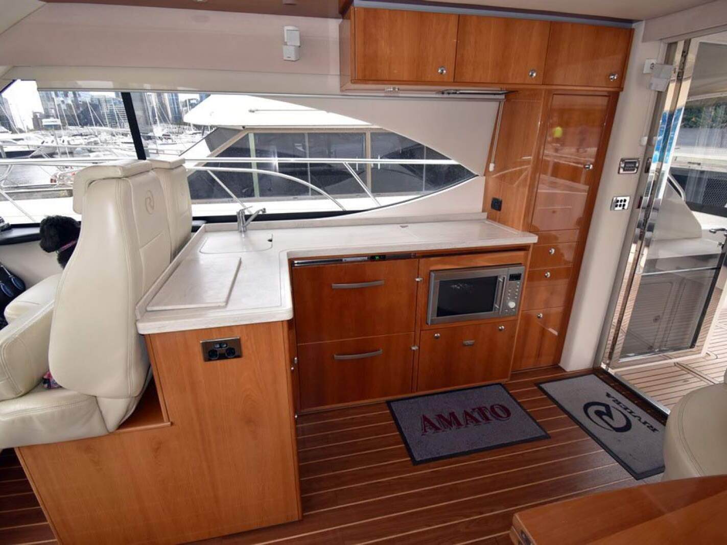 Riviera 5000 Sport Yacht 0 07