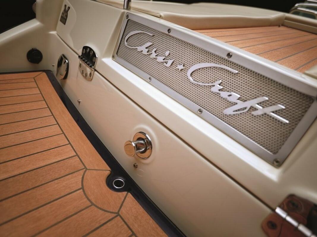 Chris Craft Launch 27 0 04