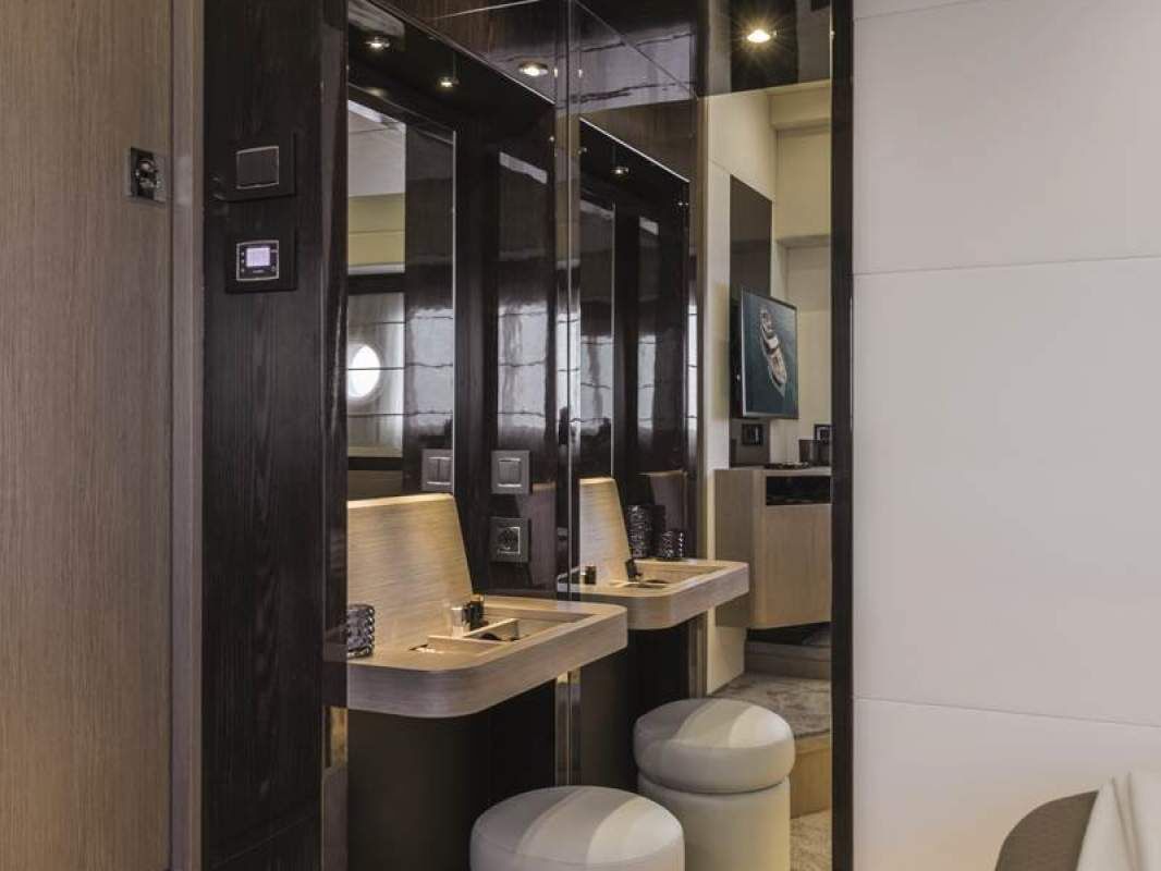 Absolute Navetta 48 0 23