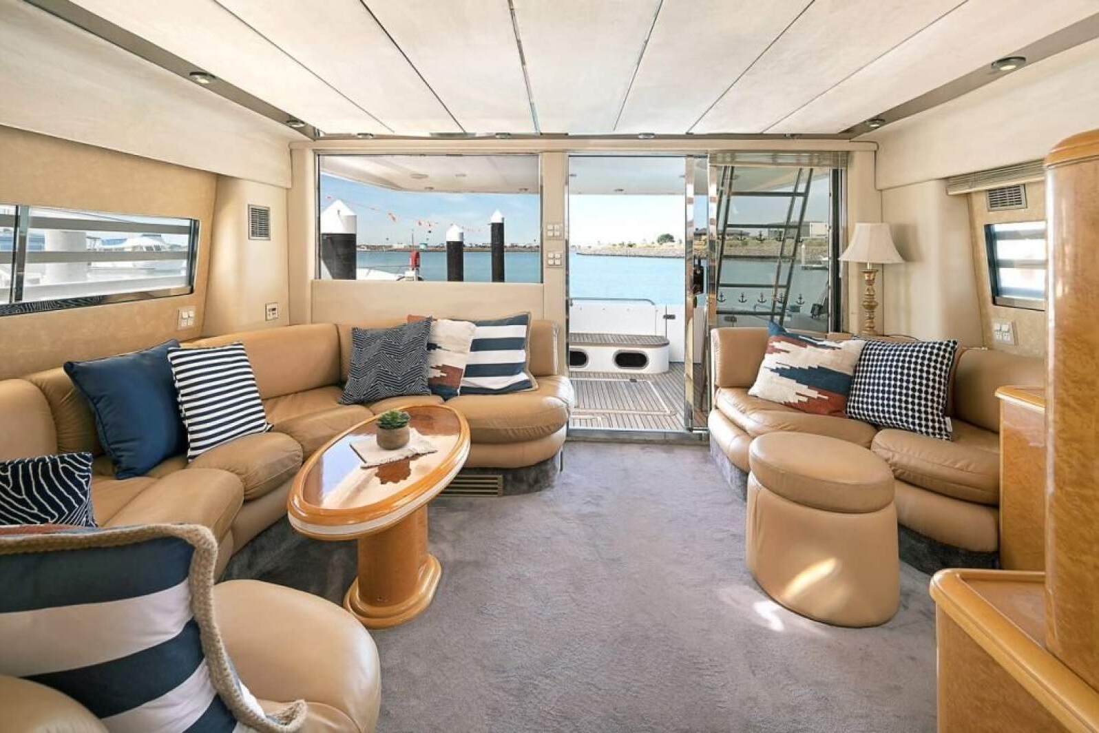 Fairline Squadron 65 0 02