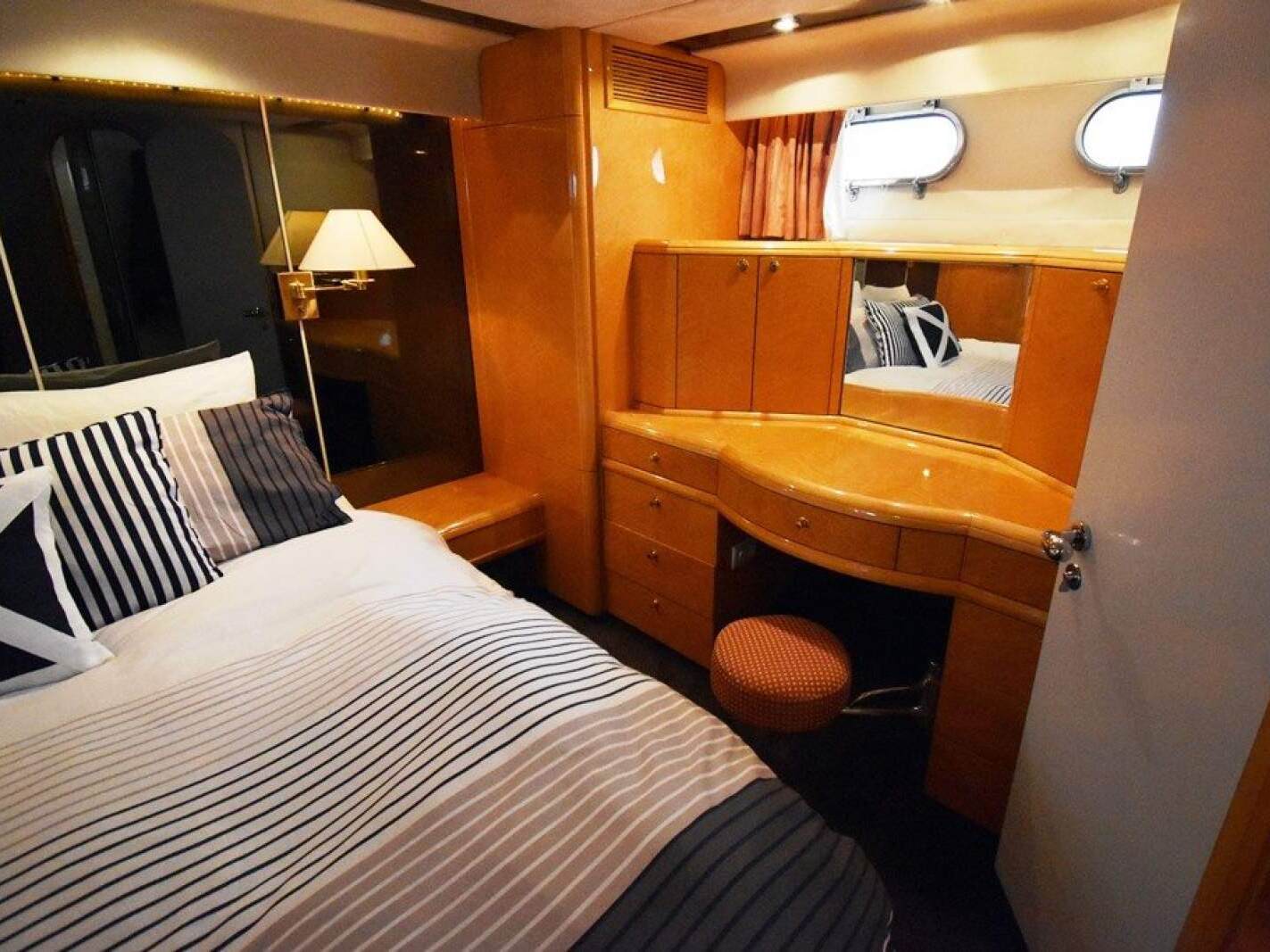 Fairline Squadron 65 0 08