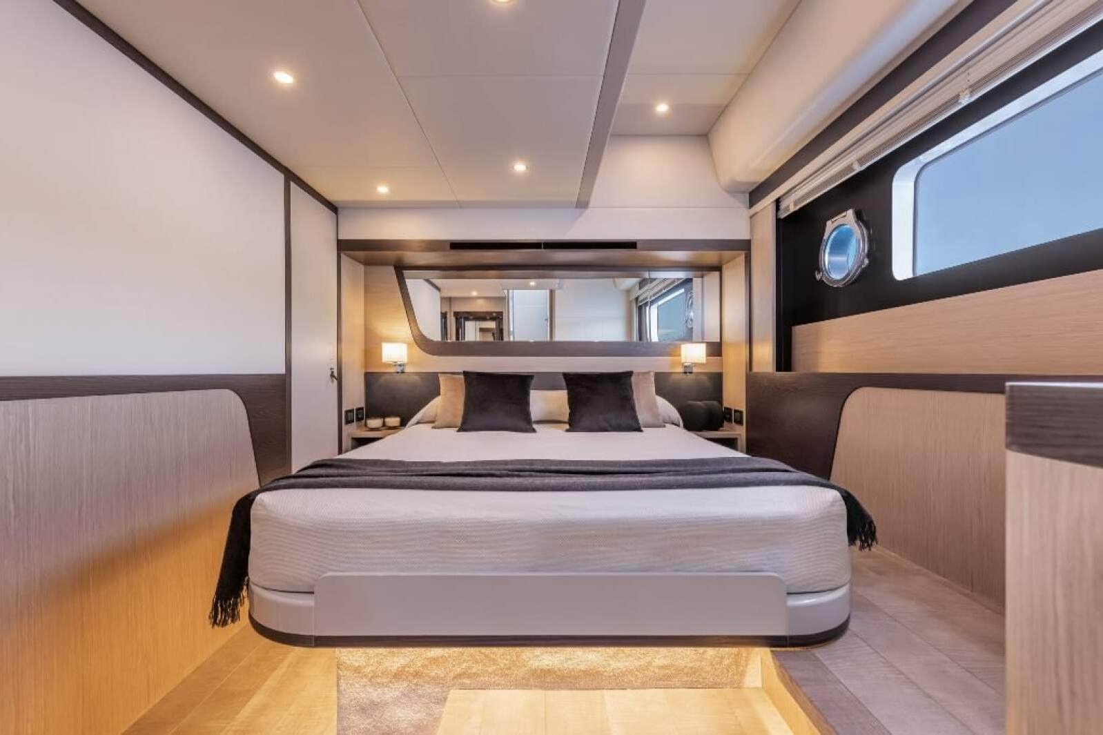 Absolute 48 Coupe 0 03