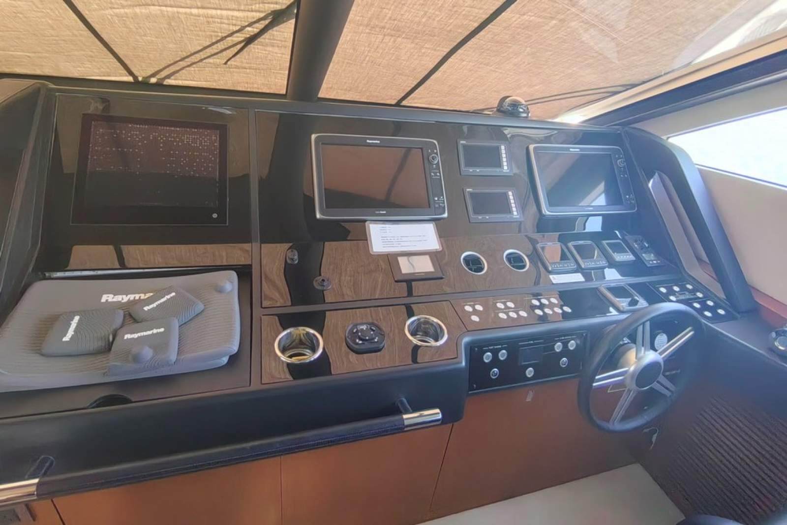 Sunseeker Manhattan 75 2015 25