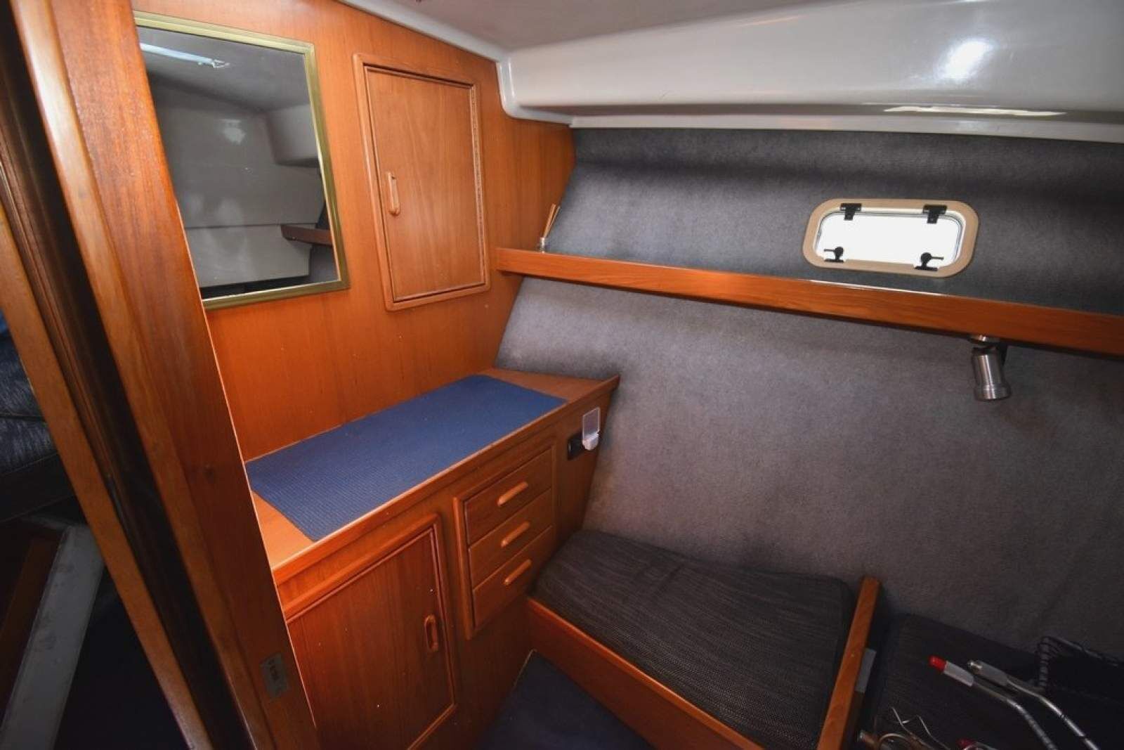 Riviera 35 Flybridge 0 10