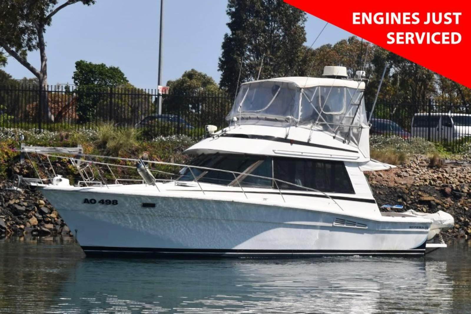 Riviera 35 Flybridge 1988 00