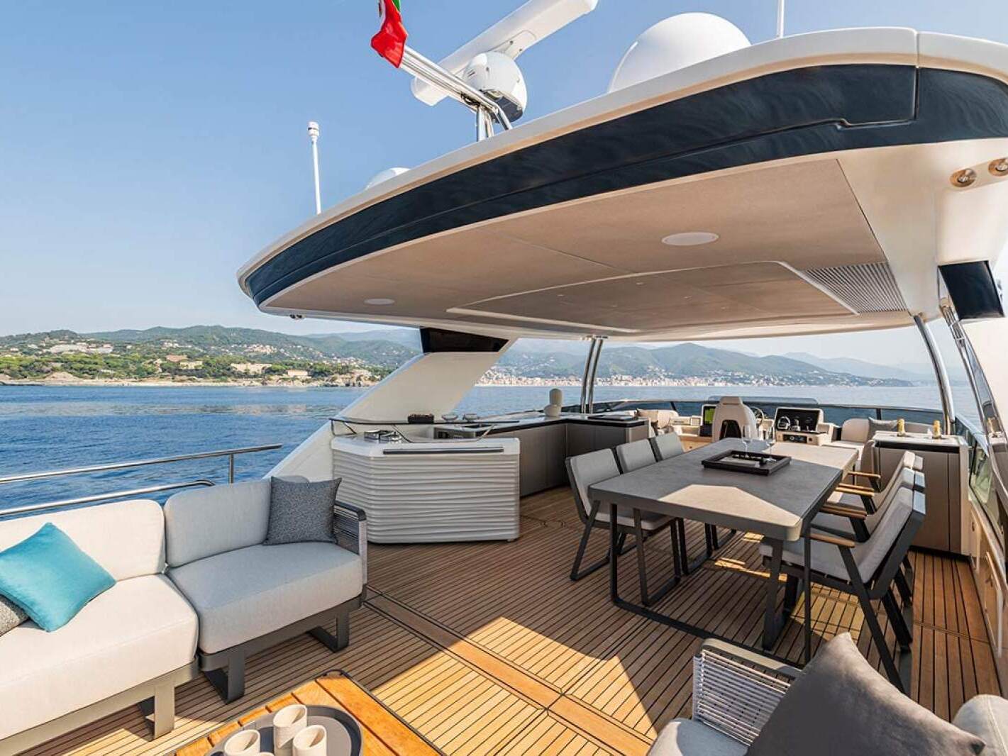 Absolute Navetta 70 2026 15