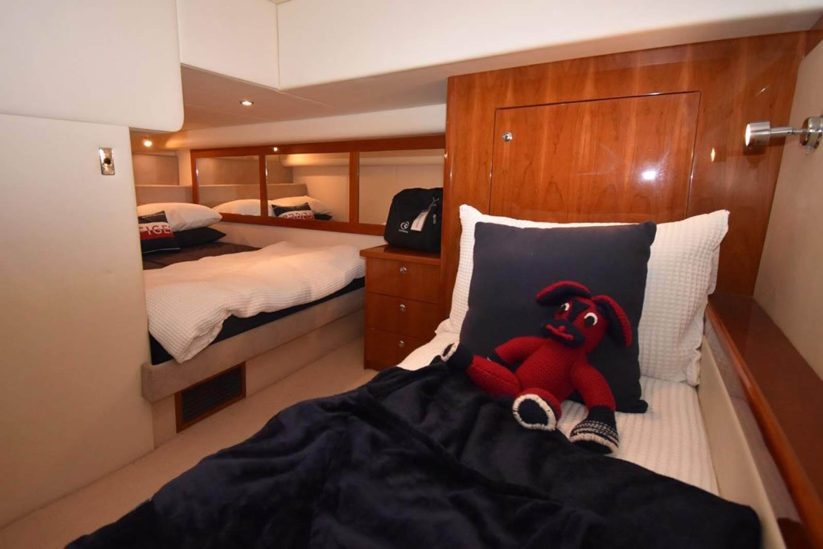 Riviera 5000 Sport Yacht 0 16