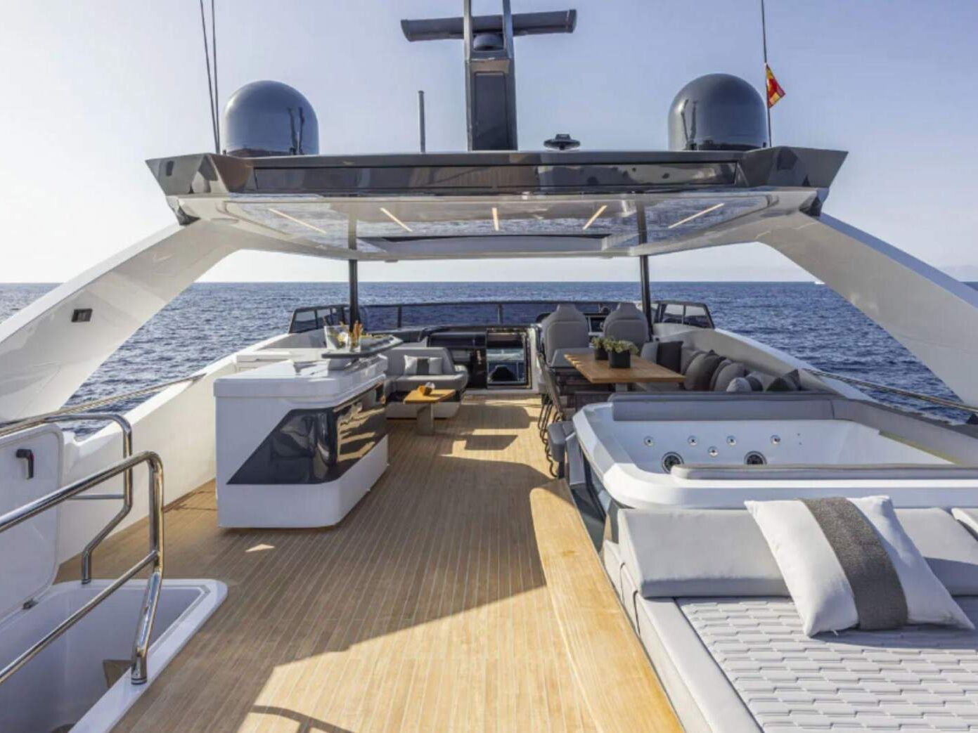 Pearl 82 0 18