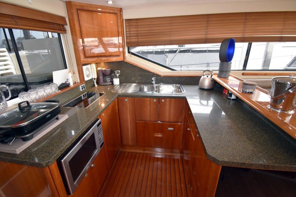 Kingfisher 56 Royale 0 06