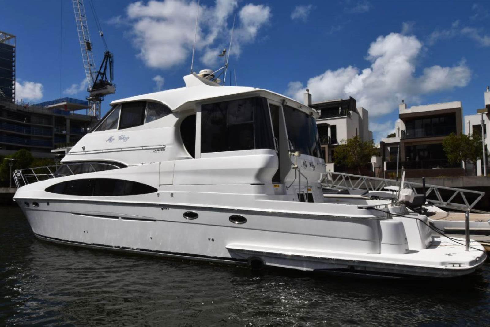 Carver 564 Motor Yacht 2003 01