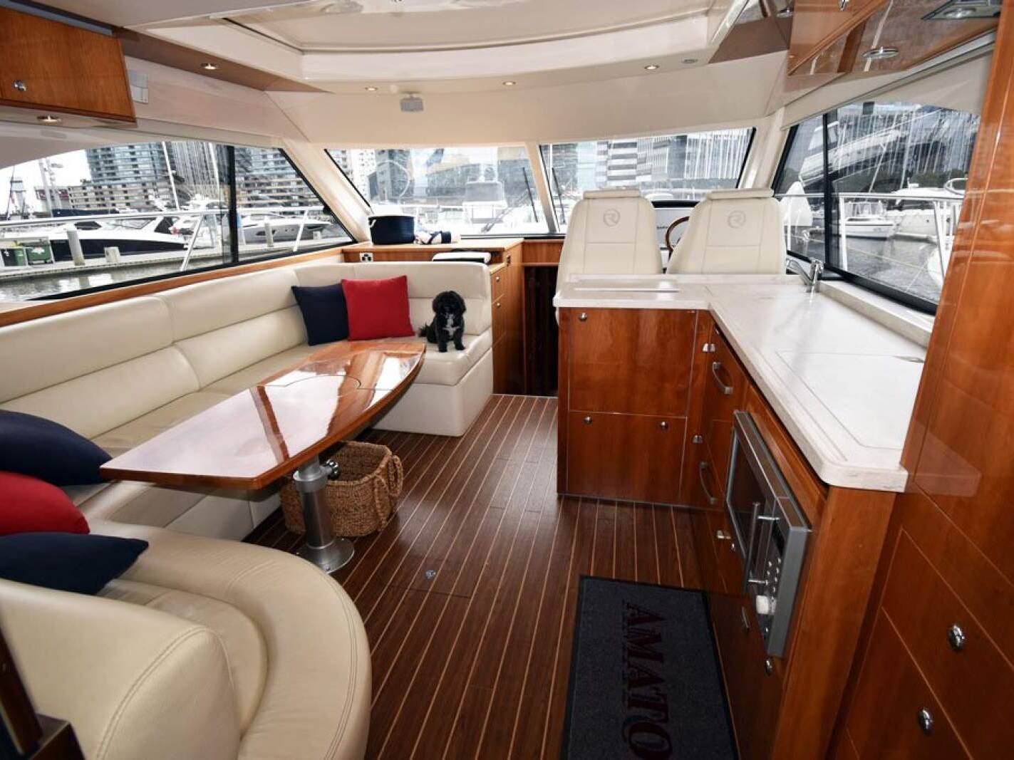 Riviera 5000 Sport Yacht 0 03