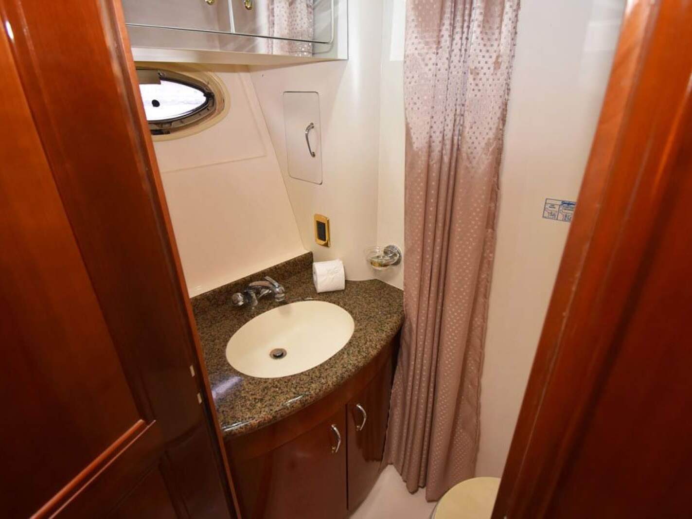 Carver 564 Motor Yacht 2003 20