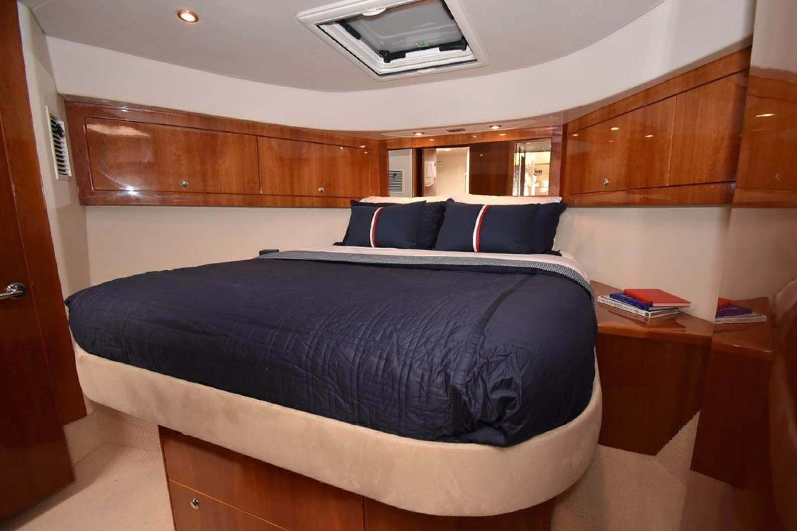 Riviera 5000 Sport Yacht 0 12