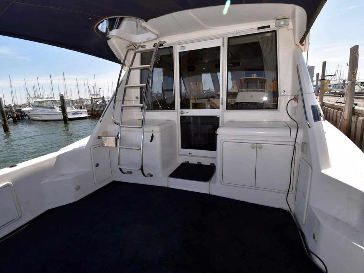 Riviera 36 Platinum Flybridge 0 15