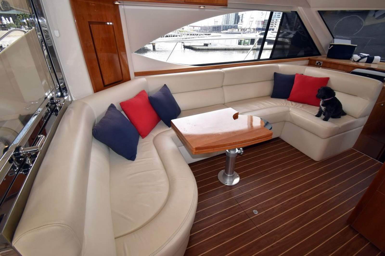 Riviera 5000 Sport Yacht 0 05