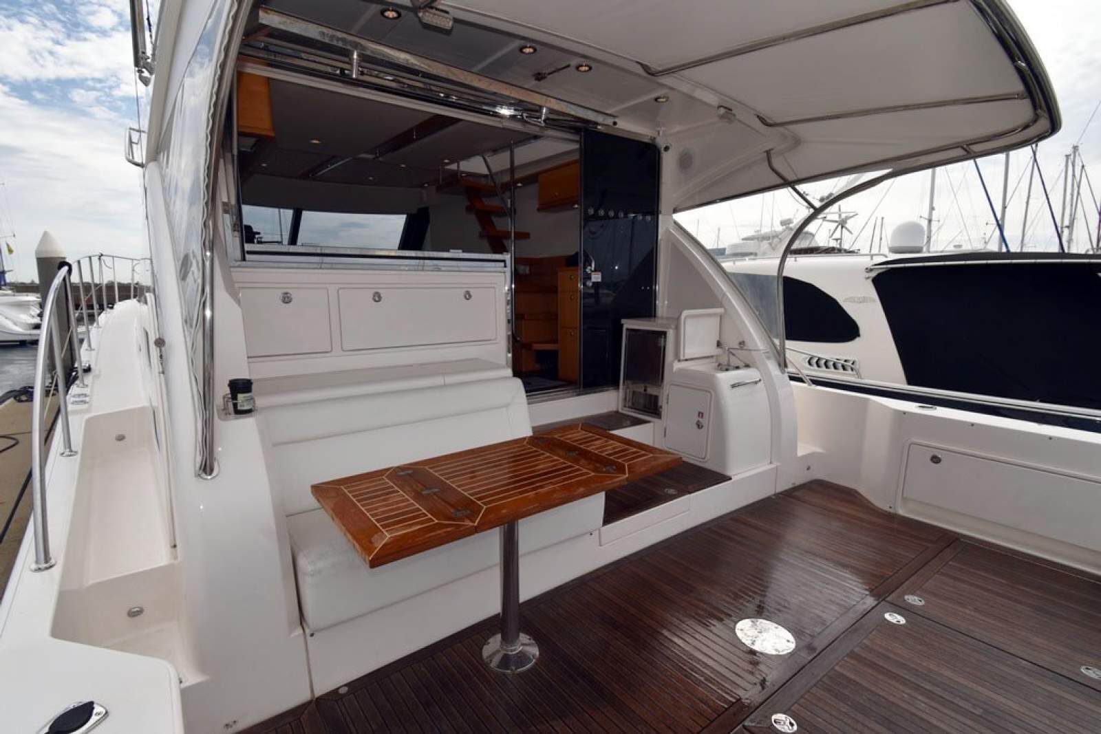 Riviera 50 Enclosed Flybridge 0 19