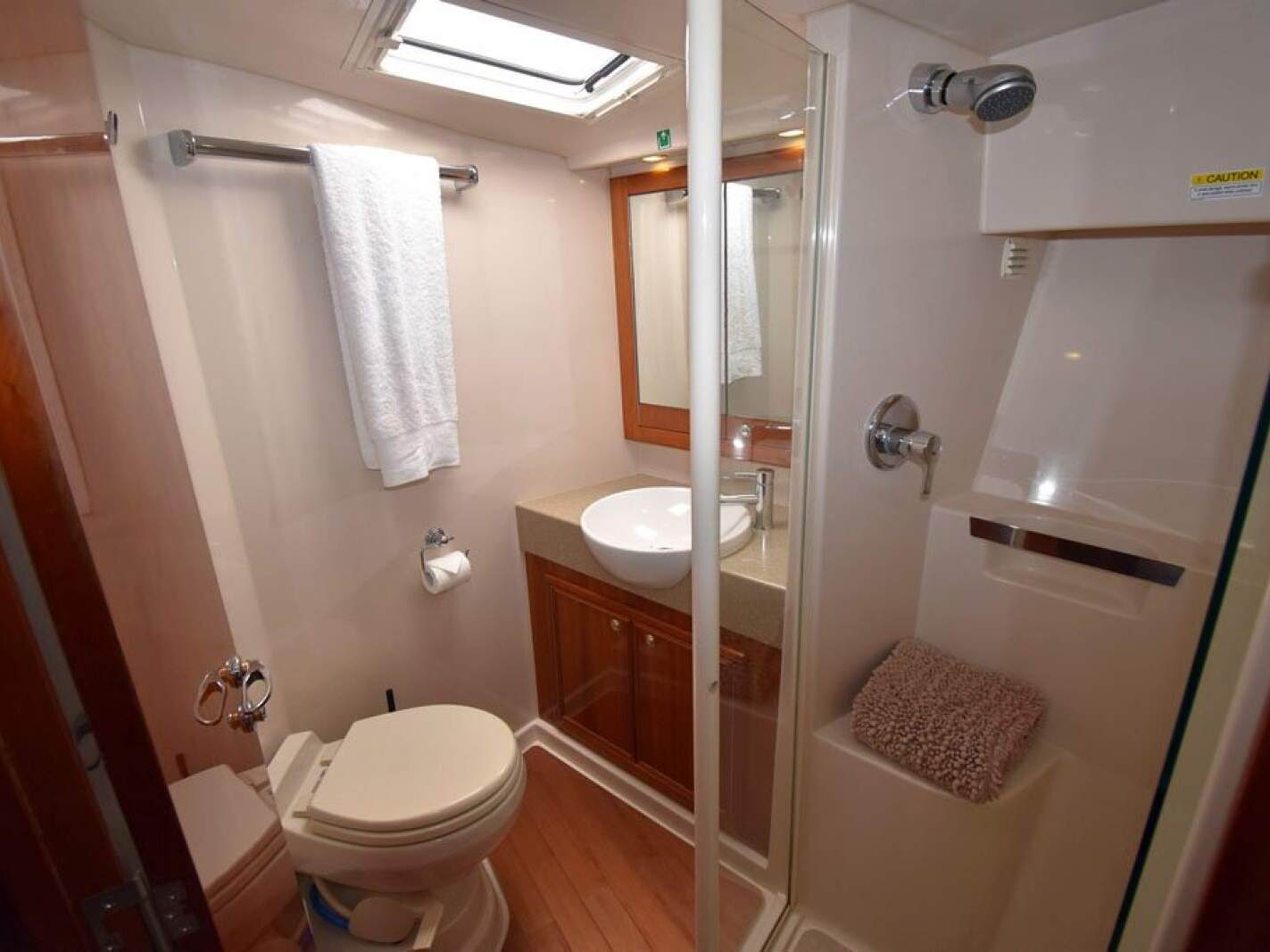 Riviera 47 Enclosed Flybridge 0 13