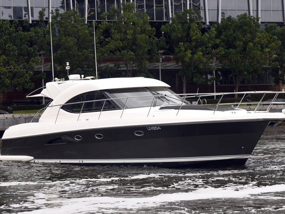 Riviera 5000 Sport Yacht 0 00