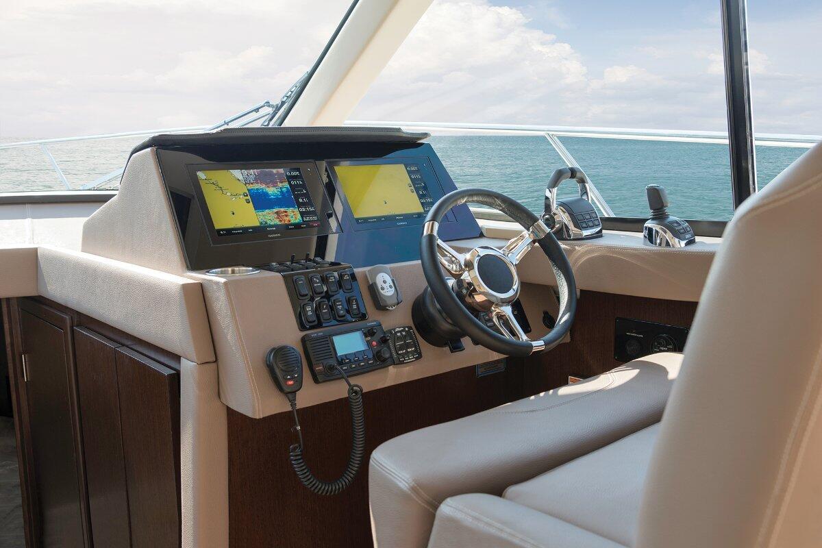 Regal 42 Grande Coupe 0 12