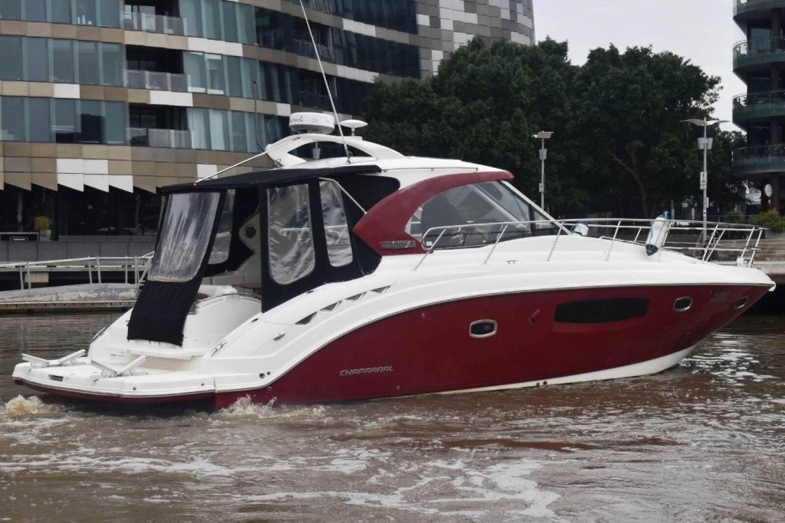 Chaparral 420 Premiere Sports Yacht 0 01