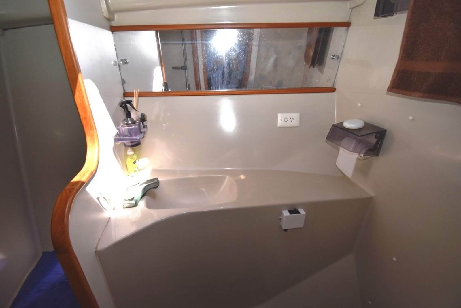 Riviera 35 Flybridge 0 12