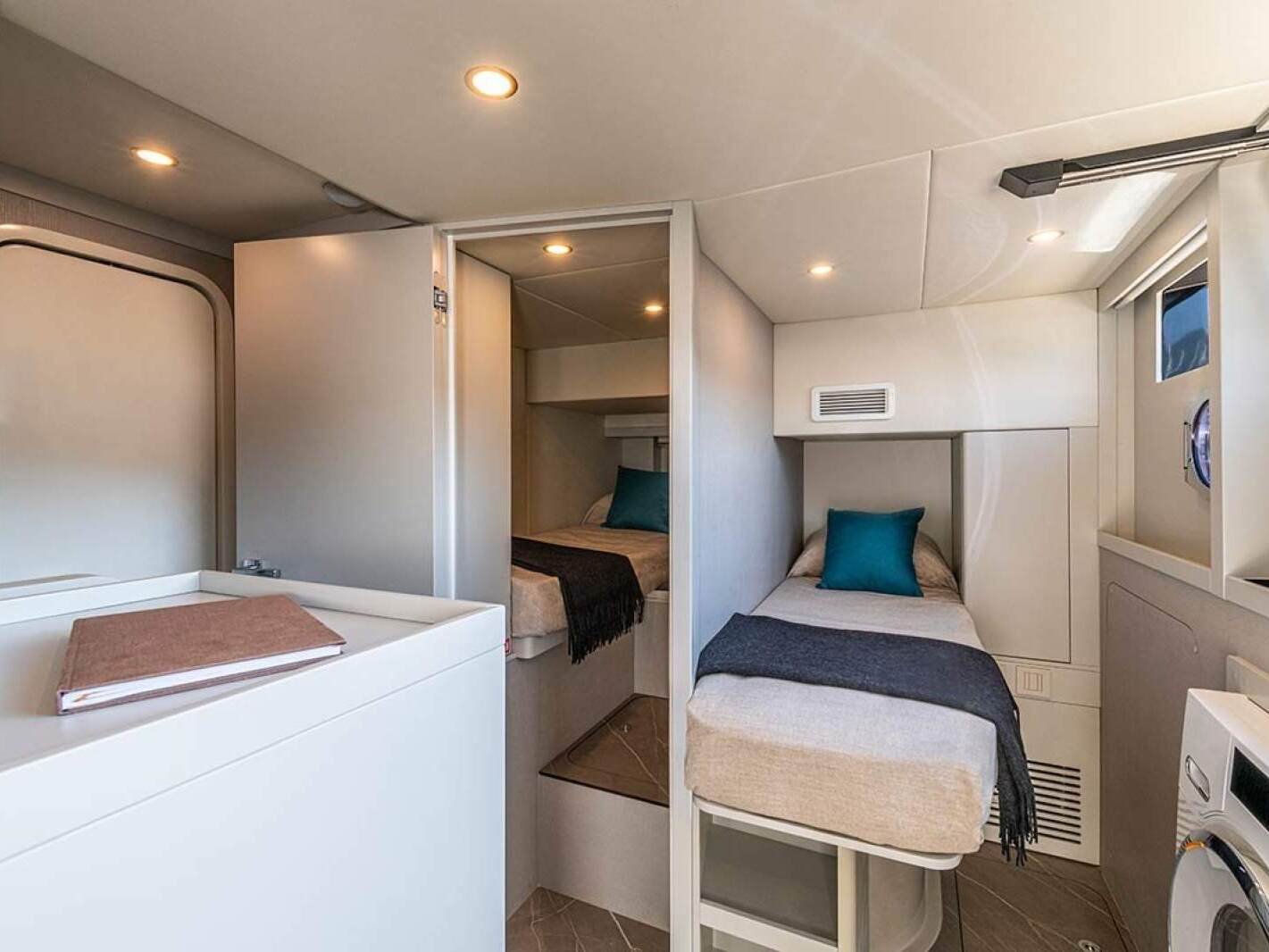 Absolute Navetta 70 0 37