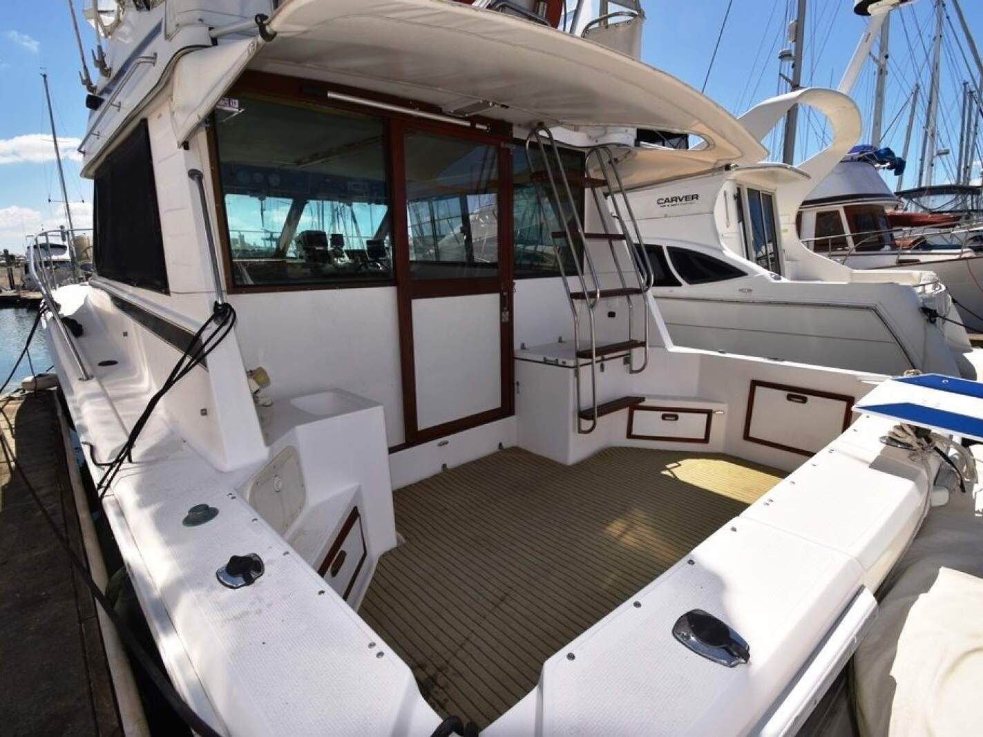 Riviera 35 Flybridge 0 21