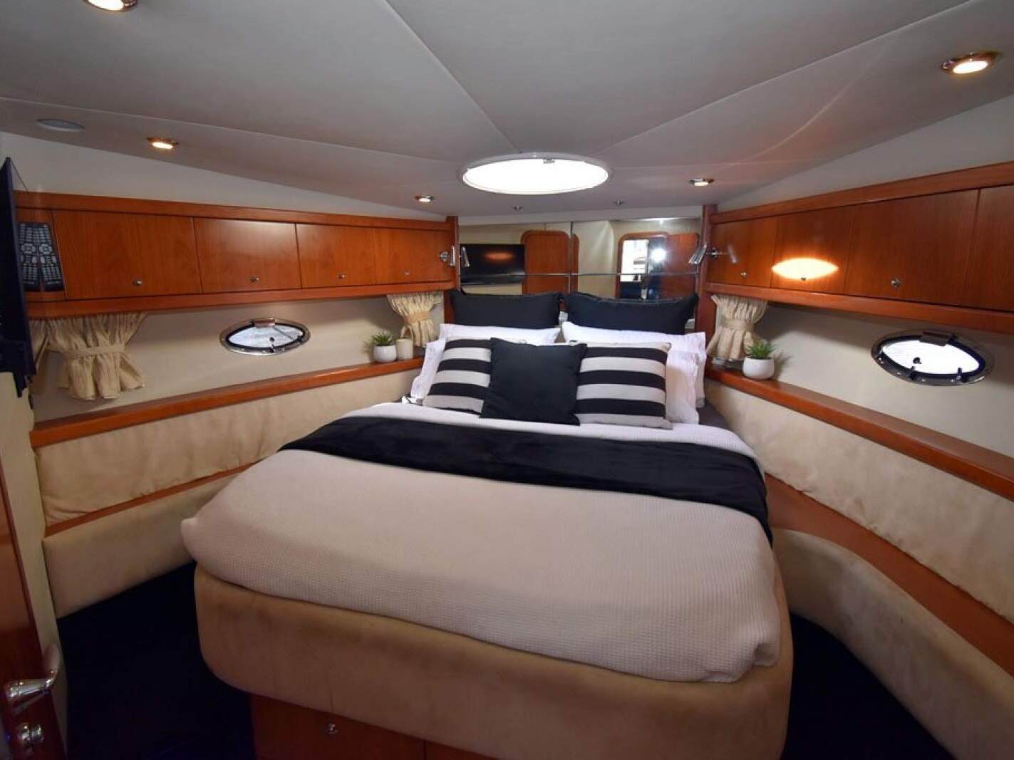 Sunseeker Portofino 47 0 05