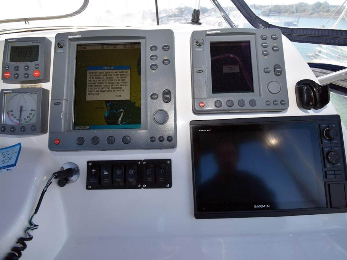 Riviera 3350 Flybridge 0 23
