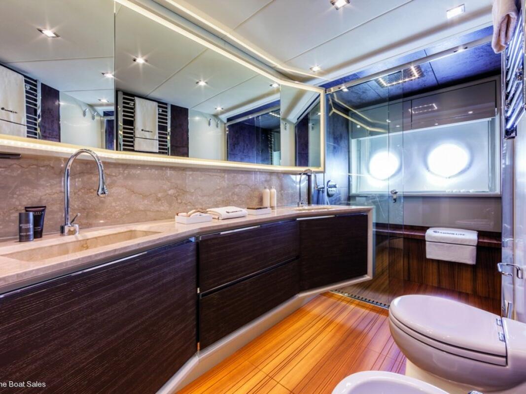 Absolute 72 Fly 2019 08