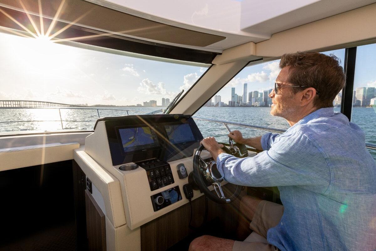 Regal 38 Grand Coupe 0 18