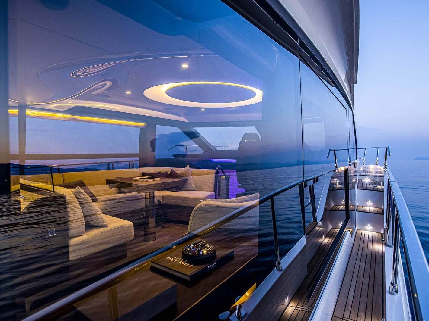 Absolute 52 Fly 0 11