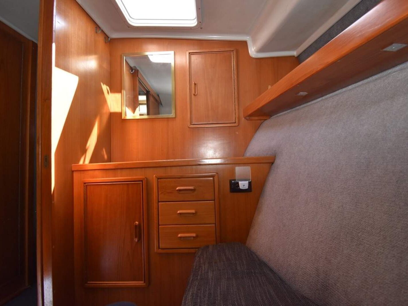 Riviera 35 Flybridge 0 14