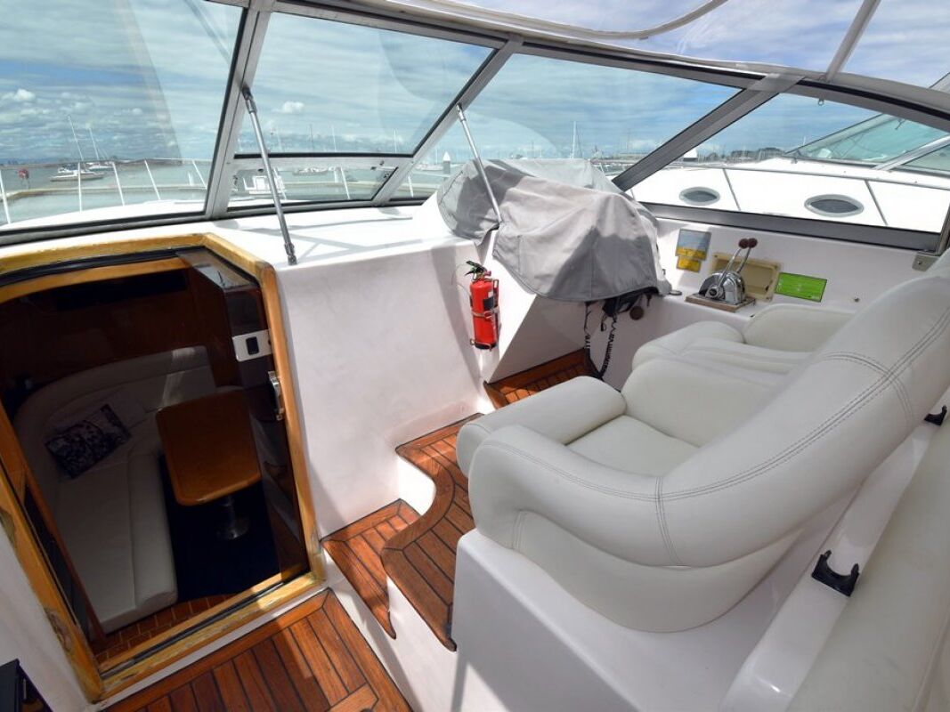Gulf Craft Ambassador 36 0 08