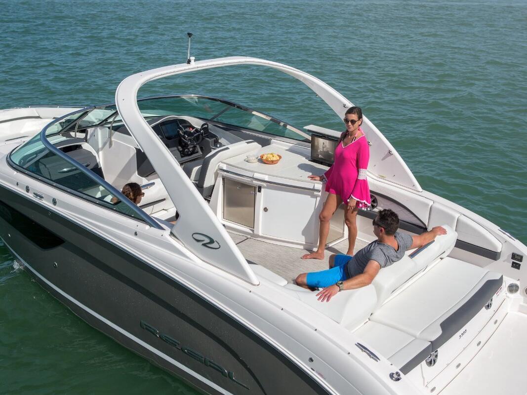 Regal 3300 Bowrider 0 11