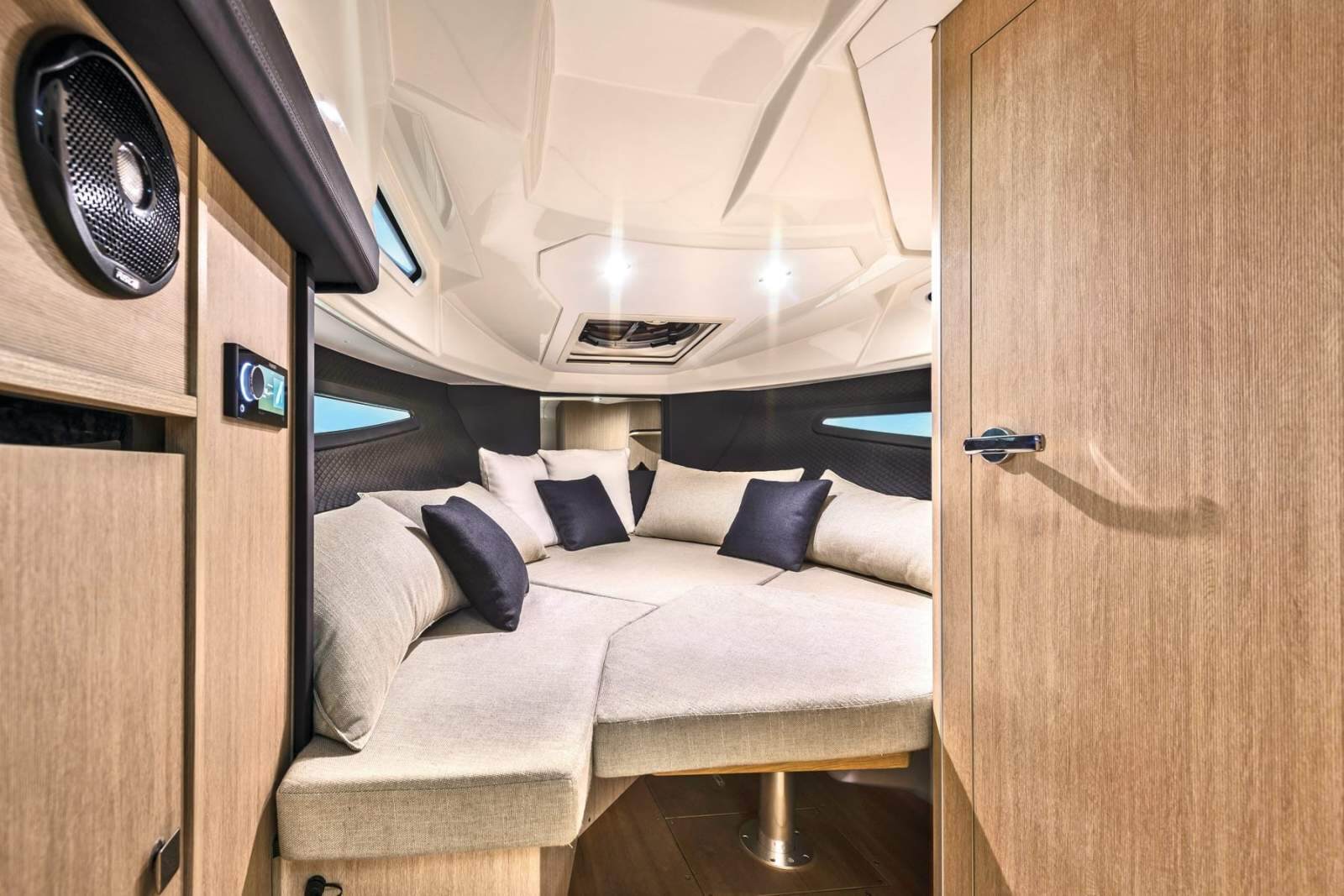 Cranchi E30 Endurance 0 24