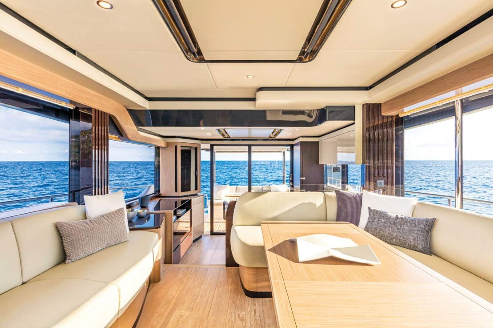 Absolute Navetta 52 0 17