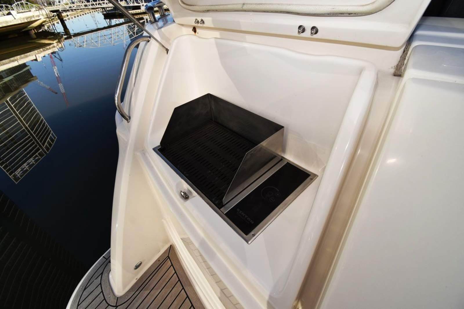 Riviera 5000 Sport Yacht 0 28