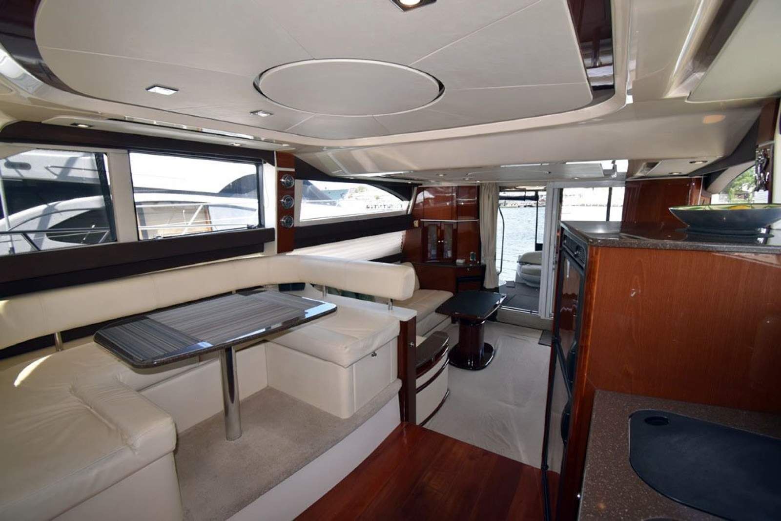 Meridian 441 Flybridge 0 06