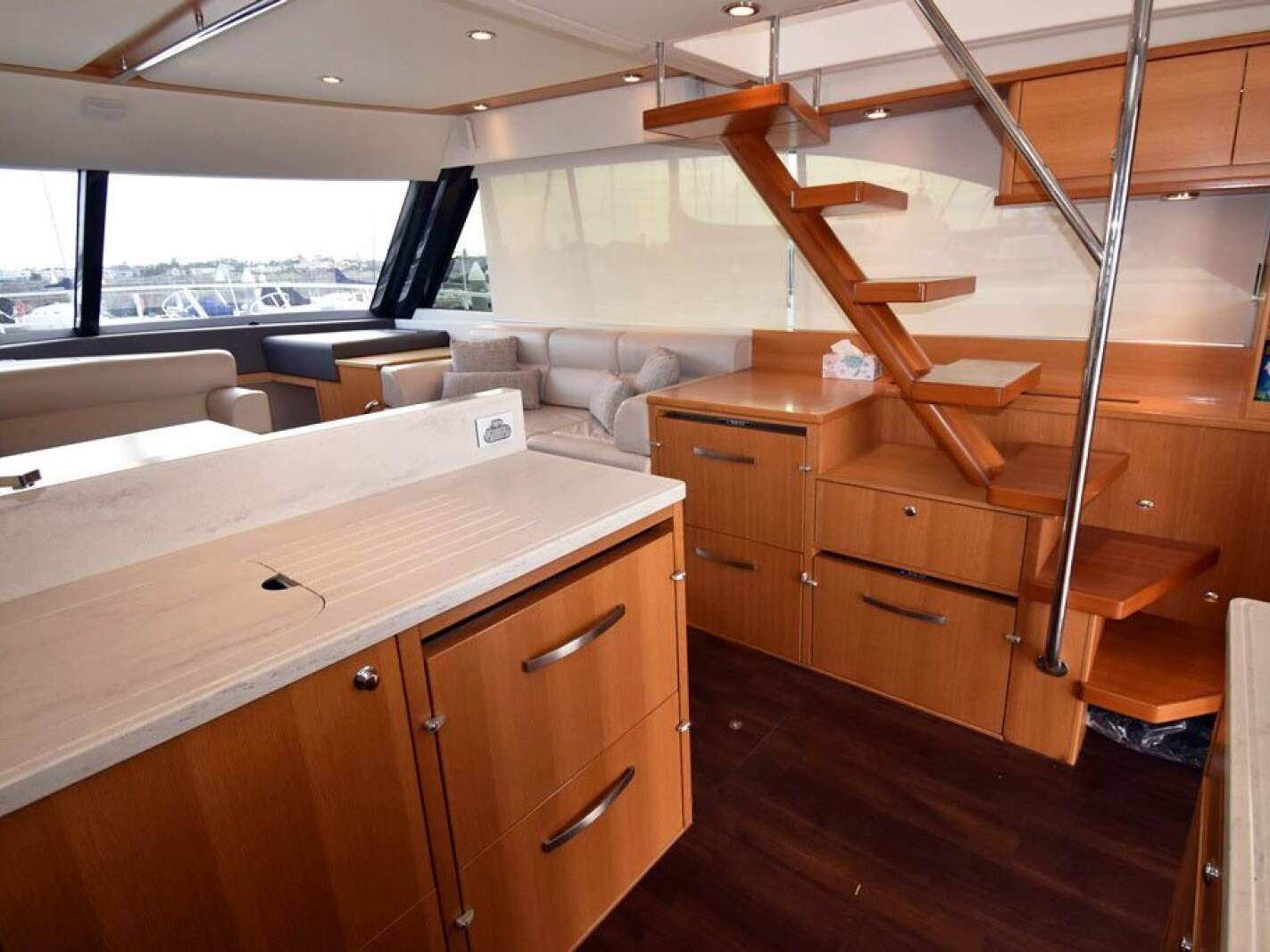 Riviera 50 Enclosed Flybridge 0 09