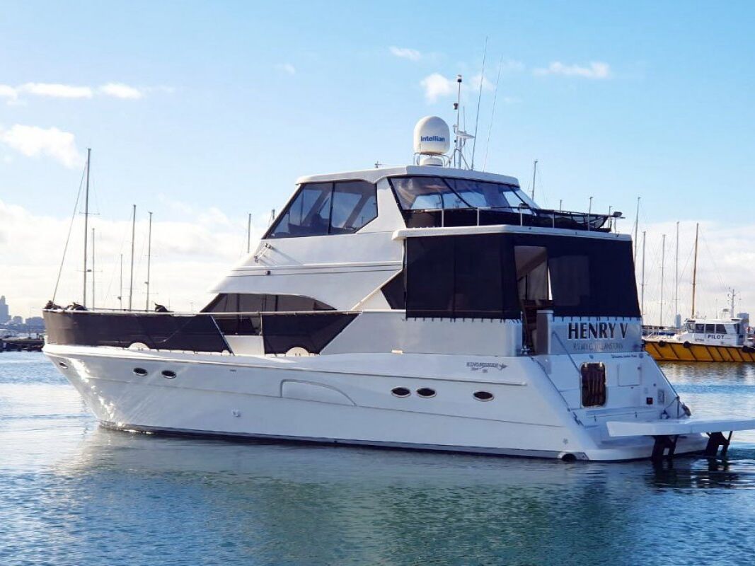 Kingfisher 56 Royale 0 01