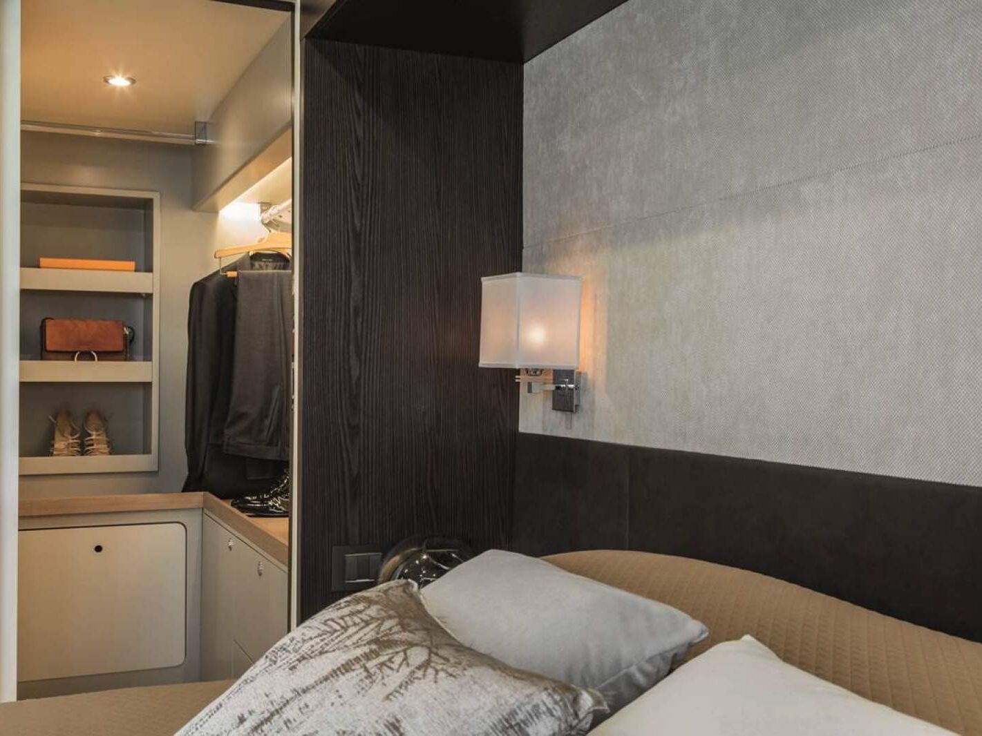 Absolute Navetta 48 0 24