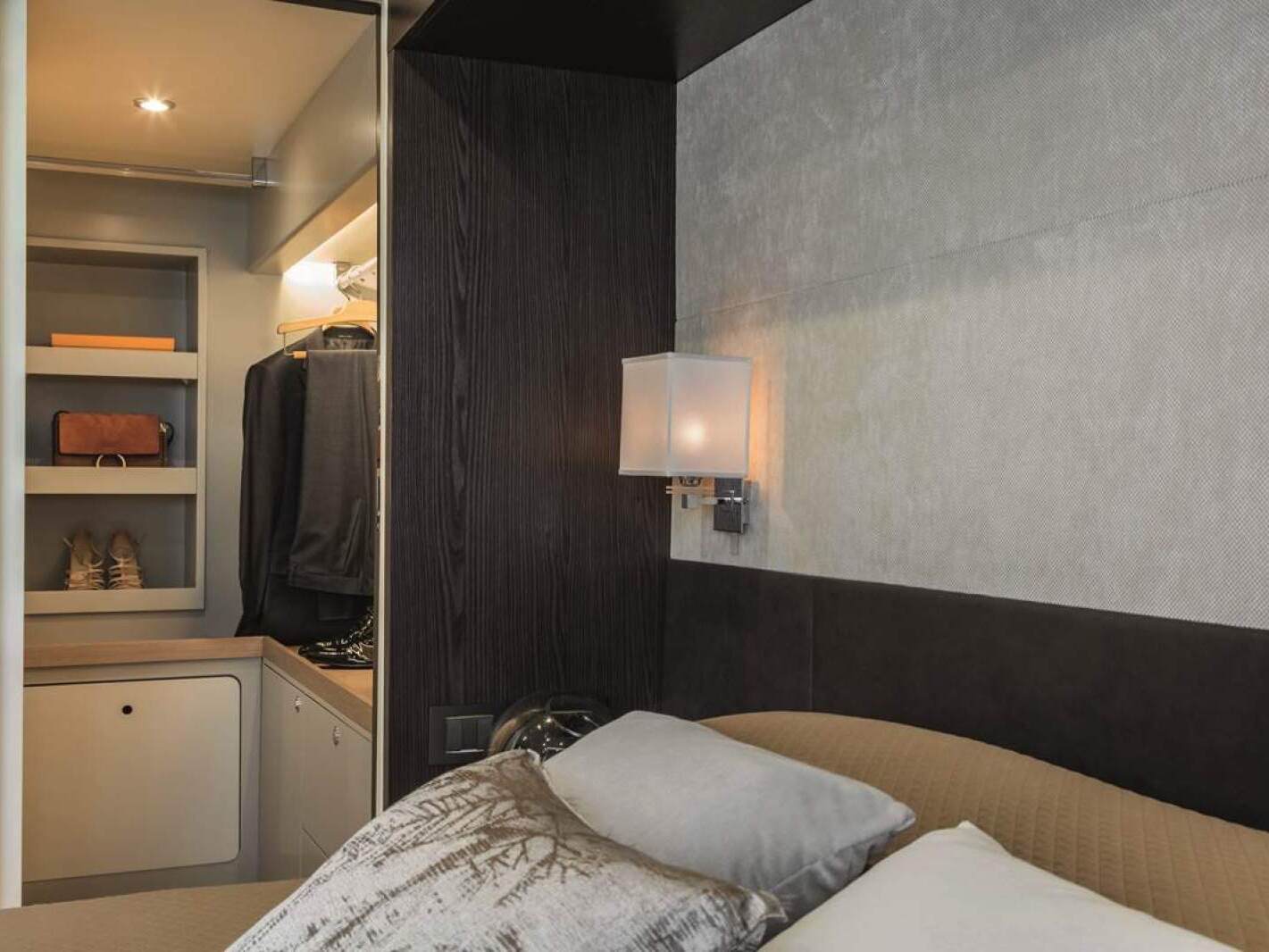 Absolute Navetta 48 0 24