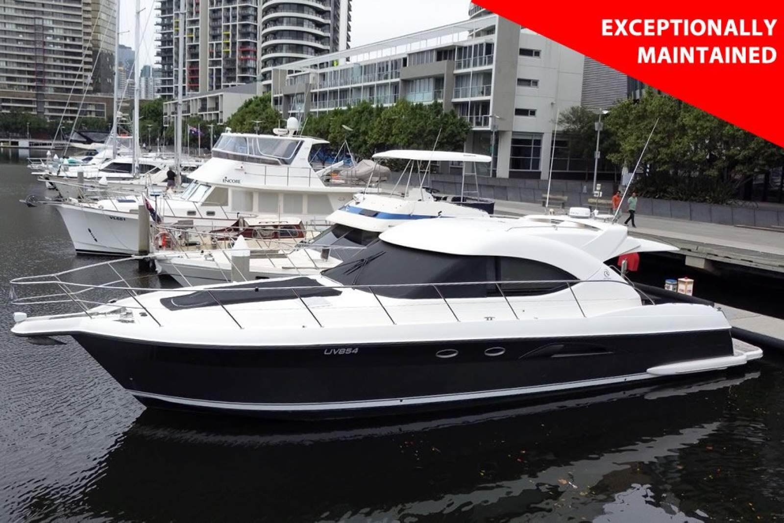 Riviera 5000 Sport Yacht 2011 00