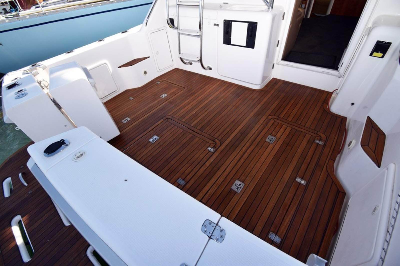 Riviera 3350 Flybridge 0 21