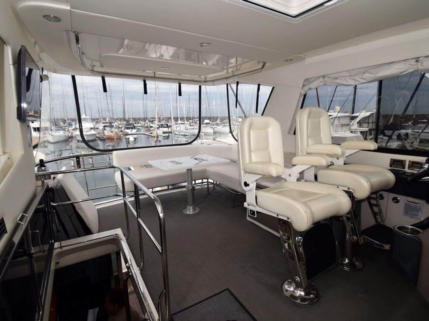 Riviera 50 Enclosed Flybridge 2015 34