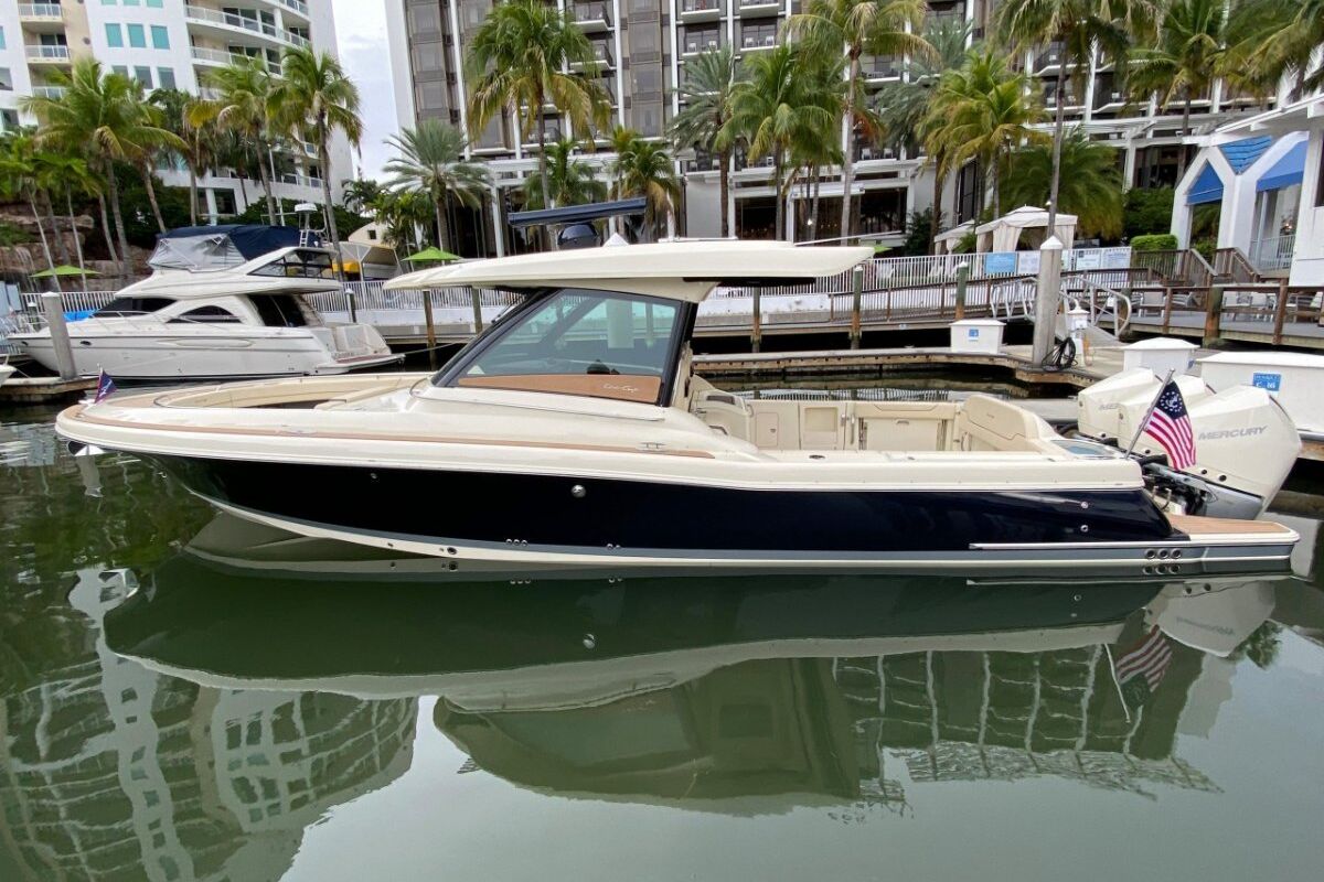 Chris Craft Calypso 35 0 02